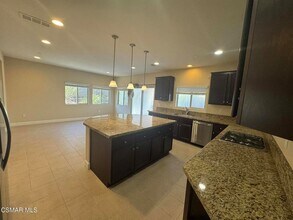 7124 Baneberry Ave in Moorpark, CA - Building Photo - Building Photo