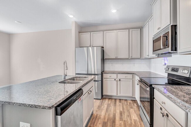 585 McWilliams Rd SE, Unit AUCMHZ in Atlanta, GA - Building Photo - Building Photo