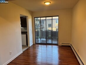 107 Bellgrove Dr in Mahwah, NJ - Building Photo - Building Photo
