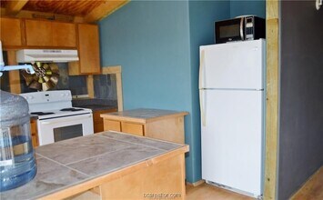 13855 Farm to Market 2155 Loop, Unit Shared in Snook, TX - Building Photo - Building Photo