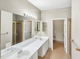 11585 Gorham Dr in Hollywood, FL - Building Photo