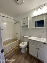 99 Circular St-Unit -5 in Saratoga Springs, NY - Building Photo - Building Photo