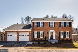 6421 Linway Terrace in McLean, VA - Building Photo - Building Photo