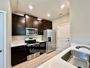 7042 NE 155th Pl in Vancouver, WA - Building Photo - Building Photo