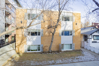 Larkdale in Calgary, AB - Building Photo - Primary Photo