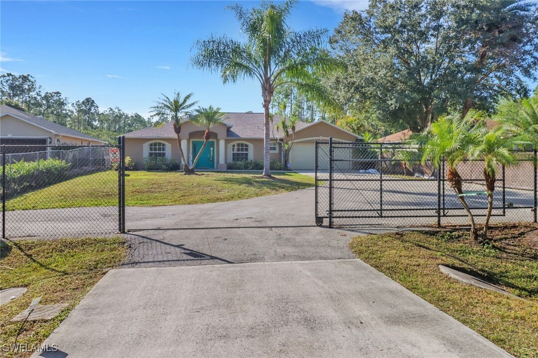 3630 10th Ave SE in Naples, FL - Building Photo