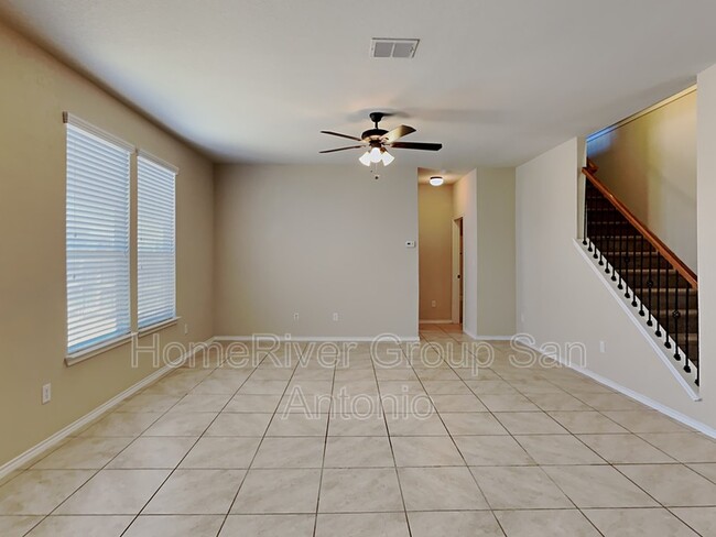 848 Highland Vista in New Braunfels, TX - Foto de edificio - Building Photo