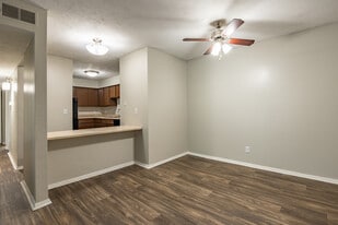 The Lodge Apartments in Columbus, GA - Building Photo