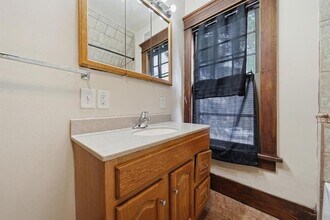 1345 E St in Lincoln, NE - Building Photo - Building Photo