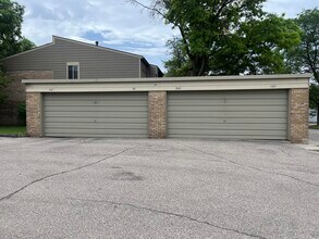 22350 Lucerne Dr in Southfield, MI - Building Photo - Building Photo