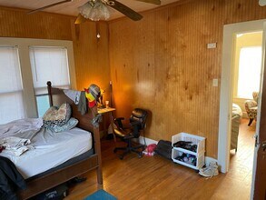 August Move In! 1 Bed, 1 Bath Garage Apartment near Downtown Bryan in Bryan, TX - Foto de edificio - Building Photo