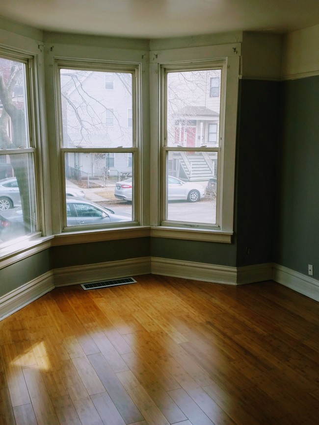 3436 N Paulina St, Unit 1