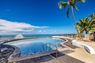 75-6082-6082 Ali‘i Dr in Kailua Kona, HI - Building Photo - Building Photo