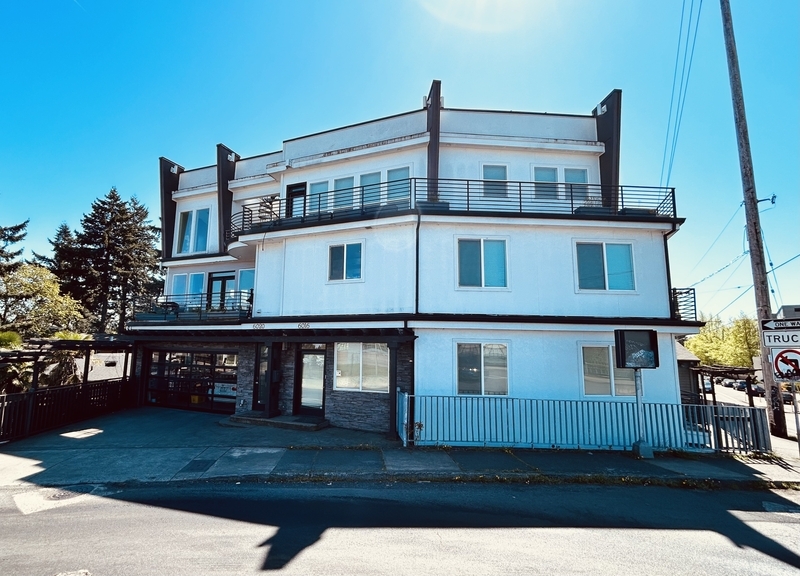6016 NE Willow St in Portland, OR - Foto de edificio