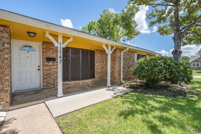 11743 Kirkmeadow Dr in Houston, TX - Building Photo - Building Photo