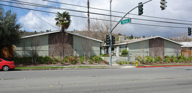 1226-1248 Cuyamaca St in El Cajon, CA - Building Photo - Building Photo