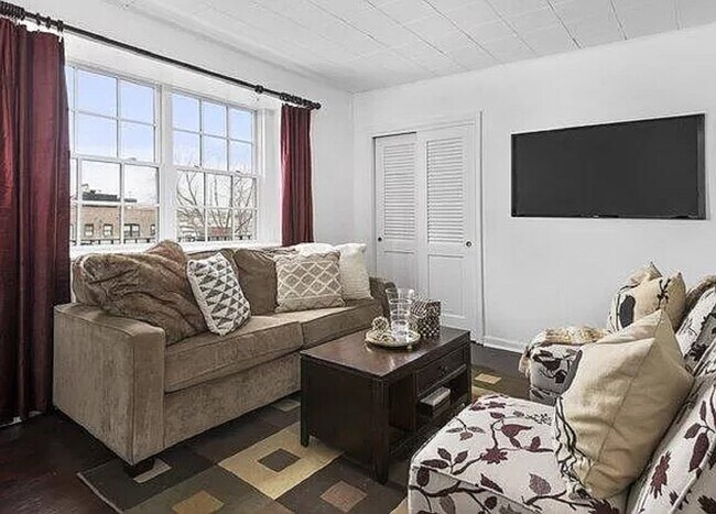200 W Menomonee St in Chicago, IL - Building Photo - Building Photo