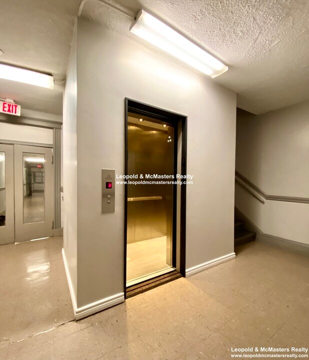 1114 Commonwealth Ave, Unit 2 in Boston, MA - Building Photo