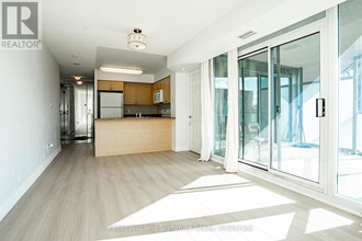 30-2030 Grand Trunk Crescent in Toronto, ON - Building Photo - Building Photo