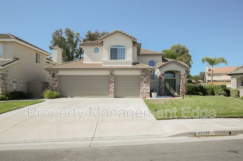 32218 Corte Carmela in Temecula, CA - Building Photo