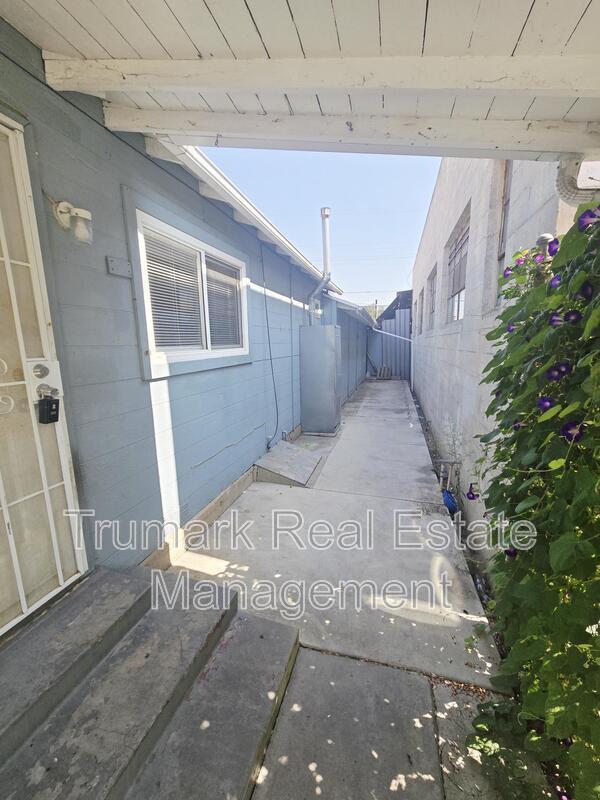 property at 1020 S Gerhart Ave