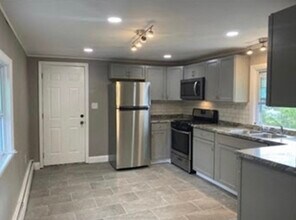 9 Clinton St in Chelsea, MA - Building Photo - Building Photo