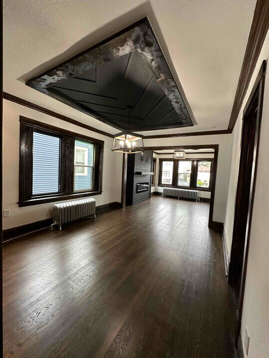 2535 N Linder Ave-Unit -1F in Chicago, IL - Building Photo
