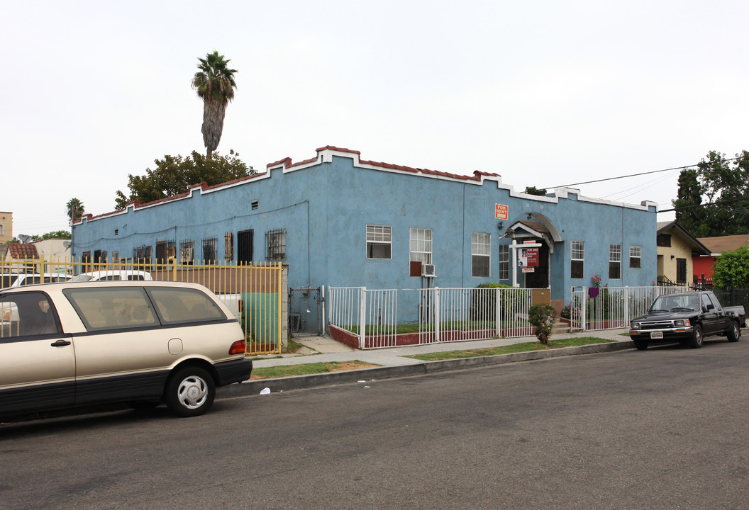 251-261 W 82nd Street in Los Angeles, CA - Building Photo