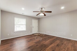 6136 Cielo Terrace in Oklahoma City, OK - Building Photo - Building Photo