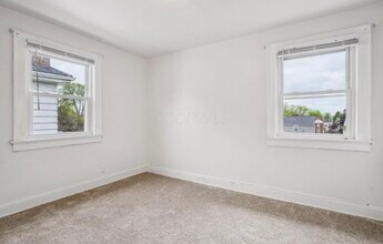1066 Kelton Ave in Columbus, OH - Building Photo - Building Photo