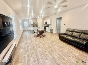 2860 Panther Spg in New Braunfels, TX - Building Photo - Building Photo