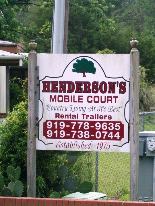 Henderson's Mobile Court in La Grange, NC - Building Photo