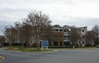 Waterford Place Apartments in Hickory, NC - Building Photo - Building Photo