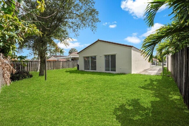 14261 SW 172nd Terrace, Unit 1026 in Miami, FL - Foto de edificio - Building Photo