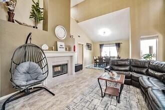 1103 Vista Pointe Cir in San Ramon, CA - Building Photo - Building Photo