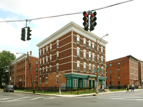 Cityscape Apartments in Hartford, CT - Foto de edificio - Building Photo