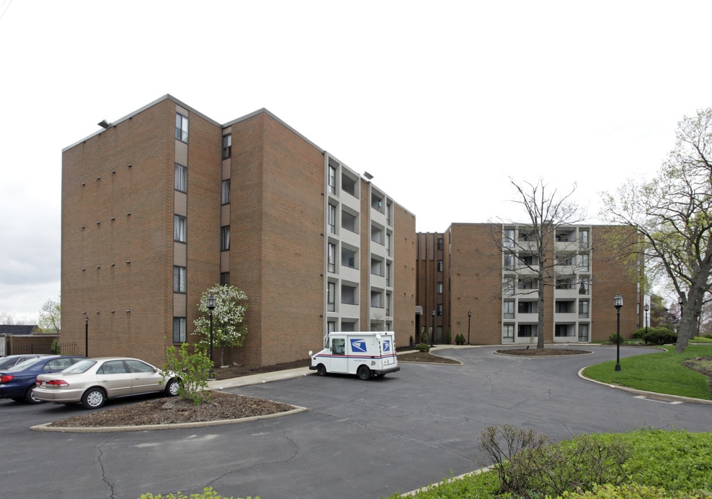 900 Washington Rd in Pittsburgh, PA - Foto de edificio