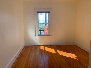 52 Percival St, Unit 1 in Boston, MA - Foto de edificio - Building Photo