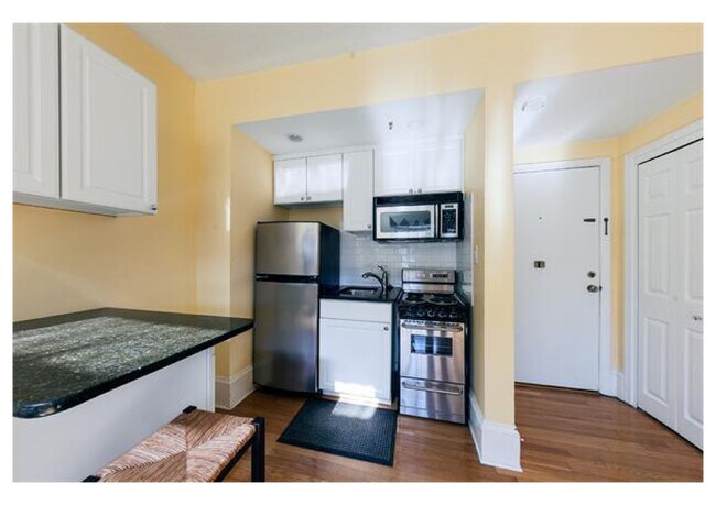 511 Beacon St, Unit 12 in Boston, MA - Building Photo - Building Photo