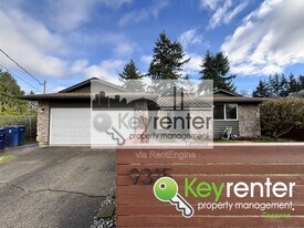 9315 E B St in Tacoma, WA - Building Photo