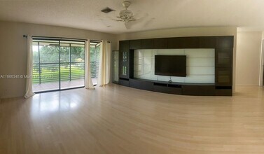 125 S Laurel Dr in Margate, FL - Building Photo - Building Photo