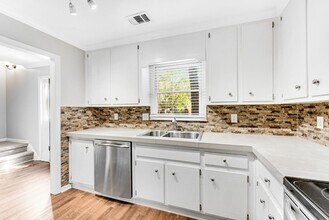 1420 Old Virginia Ct SE in Marietta, GA - Building Photo - Building Photo