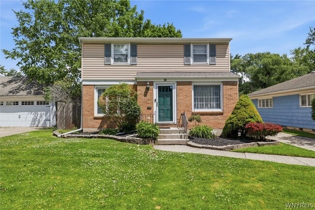 property at 16 Paramount Pkwy