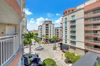 7270 SW 89th St, Unit C403 in Miami, FL - Building Photo - Building Photo