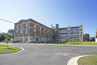 A.L. Miller Village in Macon, GA - Foto de edificio - Building Photo