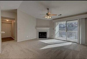 230 Willowbrook Ct, Unit 9 in Wilder, KY - Building Photo