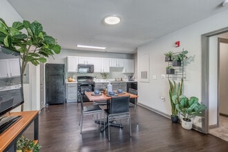 The Social Blue in Murfreesboro, TN - Foto de edificio - Interior Photo