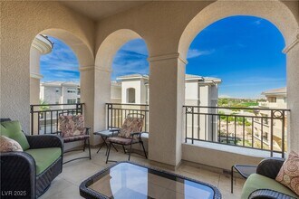 9145 Tesoras Dr in Las Vegas, NV - Building Photo - Building Photo