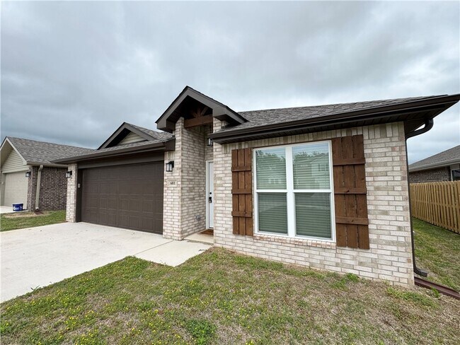681 Kendra St in Prairie Grove, AR - Building Photo - Building Photo