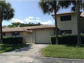 1821 NE 40th Ct, Unit 305 in Pompano Beach, FL - Building Photo